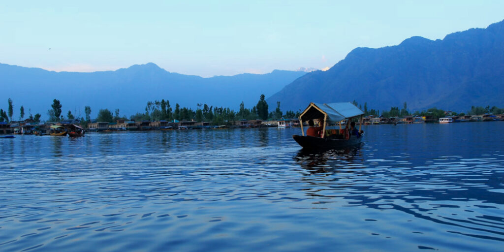 An Overview Of Dal Lake and Kashmir