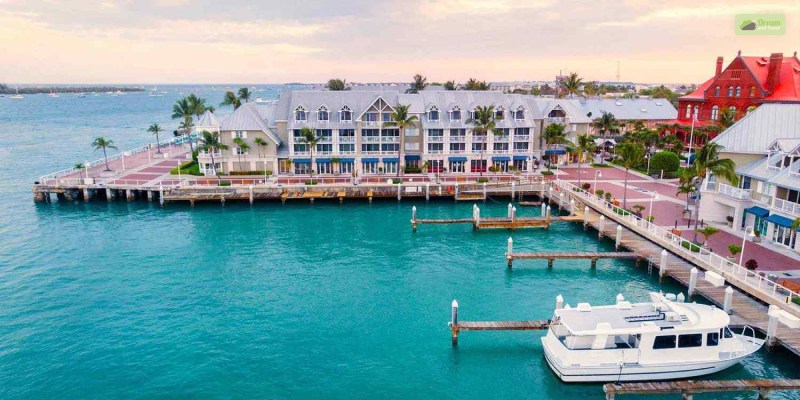 Opal Key Resort And Marina