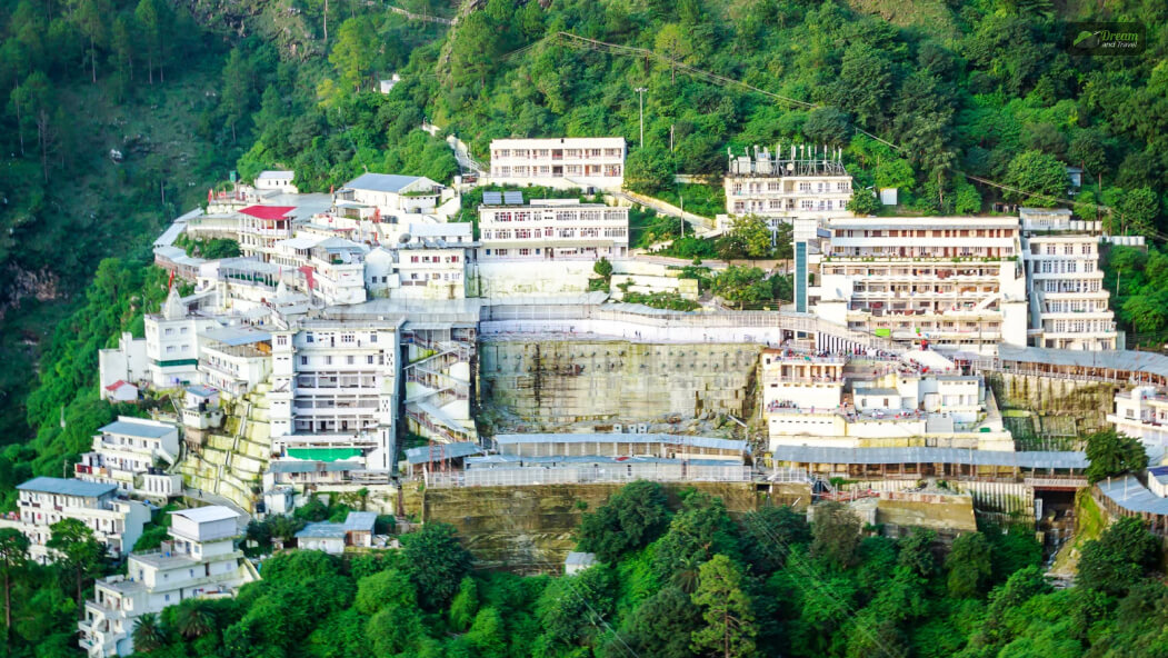 Why Is A Visit To Mata Vaishno Devi Special_ A Revered Shakti Peetha